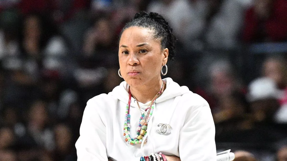 Dawn Staley Biography: Age, Real Name, Background, Net Worth, Wikipedia